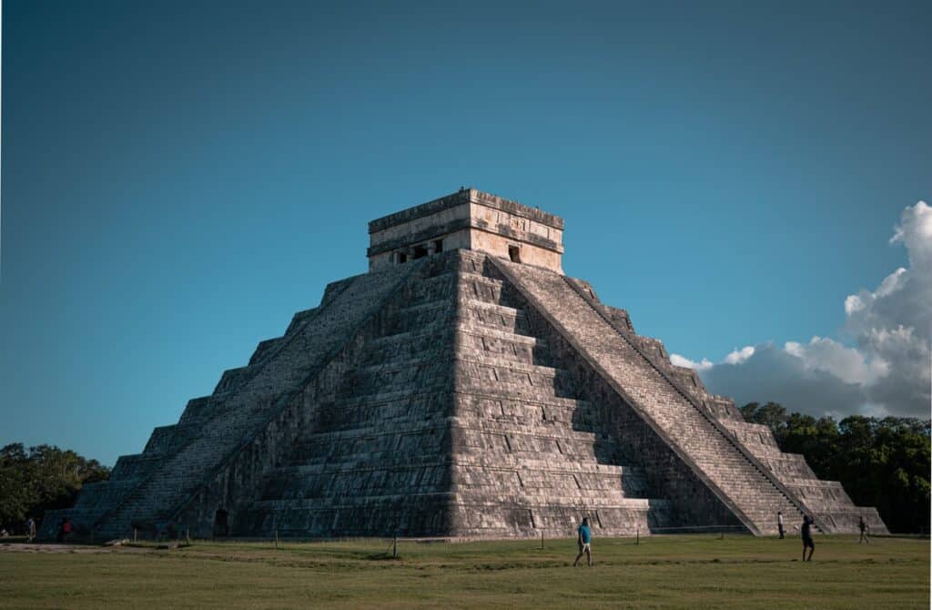 El Castillo pyramid at the ancient Mayan city of Chichén Itzá in Yucatán, Mexico.
